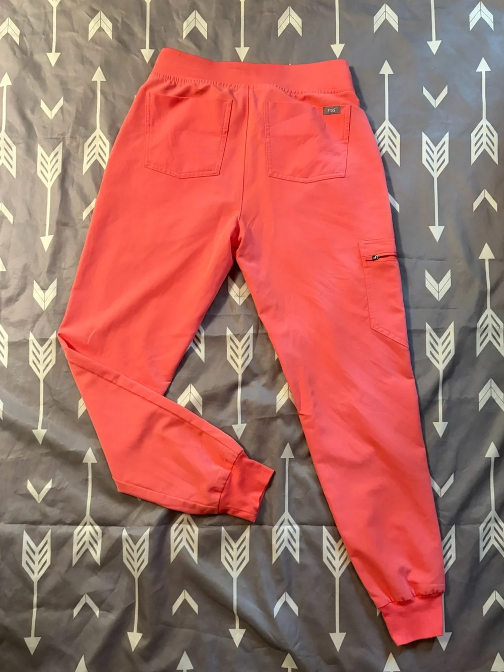Figs women’s Zamora hot Coral Joggers with Neon Drawstring